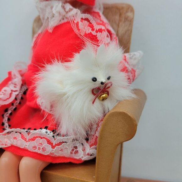 Vintage Kitschy Musical Doll – Plays “It’s a Small World” 🎶 - Picture 8 of 11